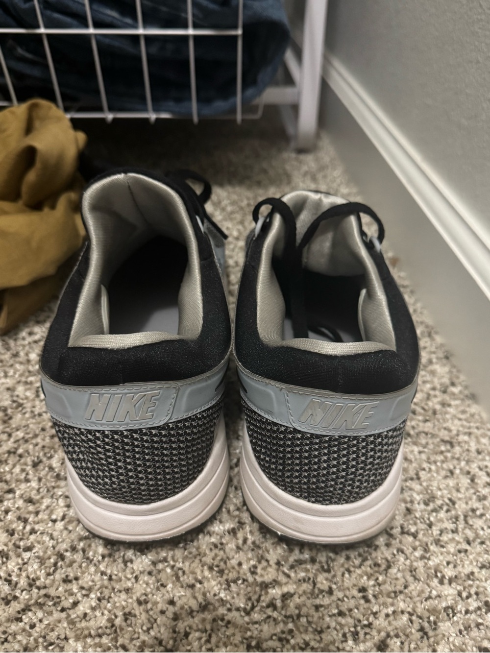 Nike Men’s Light Gray Blue & Black Casual Sneaker - Picture 5 of 6